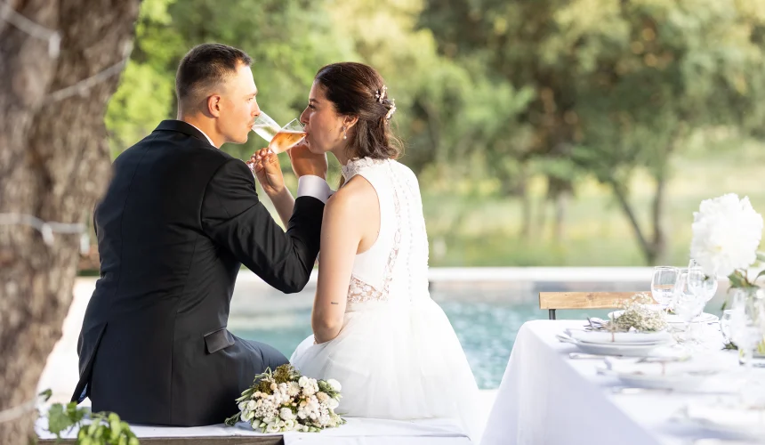 Au Domaine des Blaques, chaque mariage est une aventure romantique parmi les oliviers centenaires et les paysages pittoresques. Créez des souvenirs durables dans notre coin de paradis provençal. Au Domaine des Blaques, chaque mariage est une aventure romantique parmi les oliviers centenaires et les paysages pittoresques. Créez des souvenirs durables dans notre coin de paradis provençal.